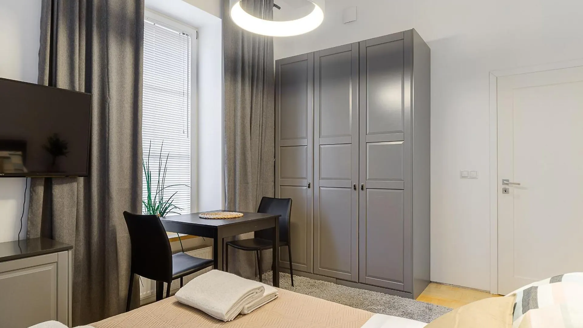 Warecka I Serviced Apartments Varšava Polsko
